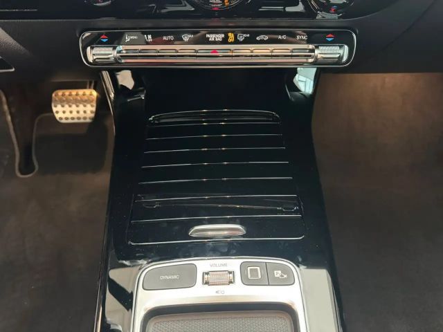 Mercedes-Benz A 180 AMG Line