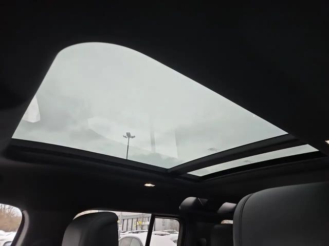 Land Rover Defender 110