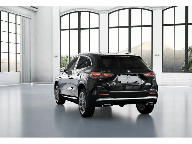 Mercedes-Benz GLA 180 AMG Line