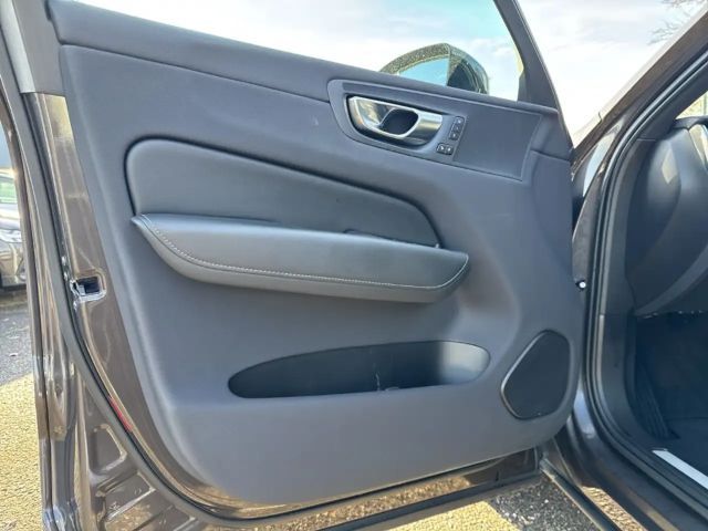 Volvo XC60 AWD R-Design