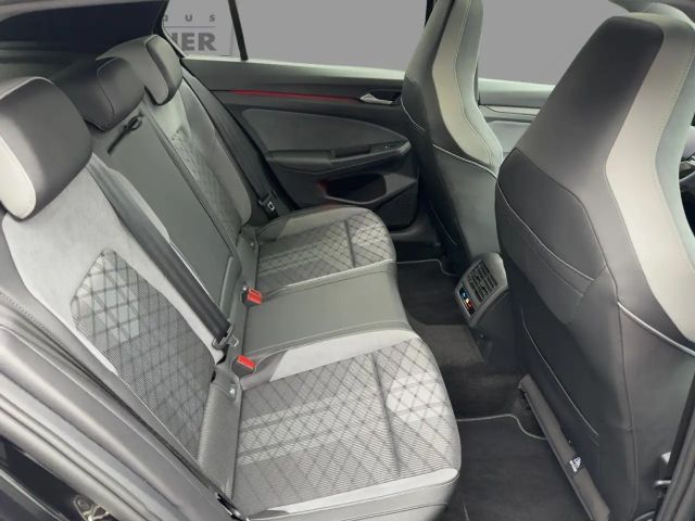 Volkswagen Golf DSG R-Line