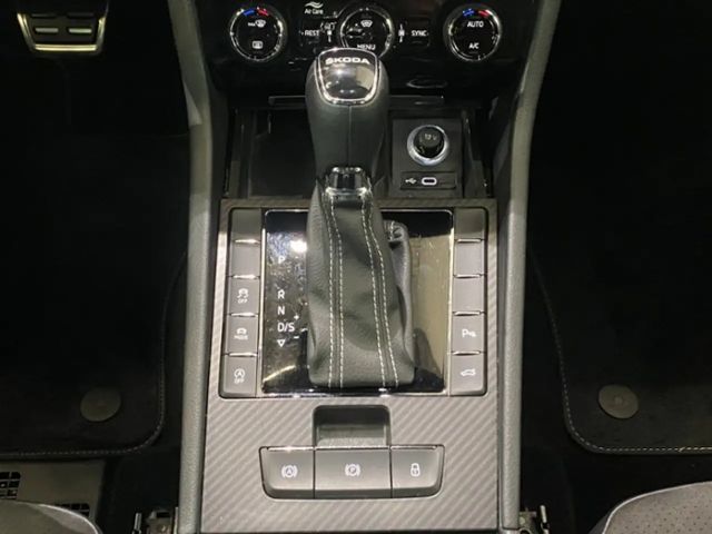 Skoda Superb 2.0 TDI Combi Sportline