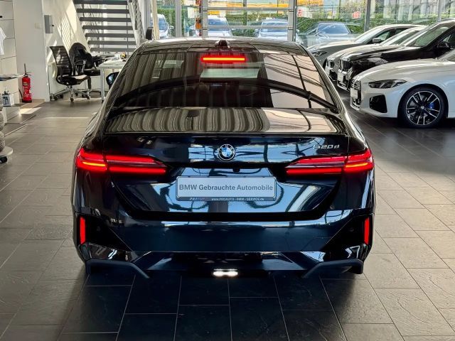 BMW 520 520d M-Sport Sedan