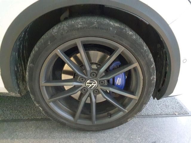 Volkswagen T-Roc T-ROC R Performance Akrapovic/DCC/Pano/19"/ACC/AssistNav/DiscPro