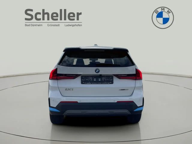 BMW iX1 xDrive30