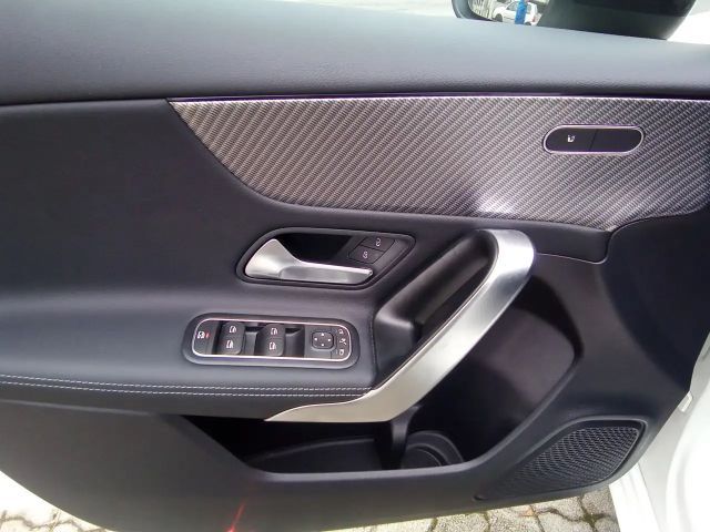 Mercedes-Benz A 180 Hatchback Progressive