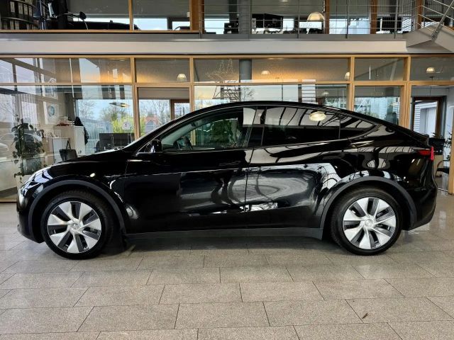 Tesla Model Y AWD Dual Motor Performance