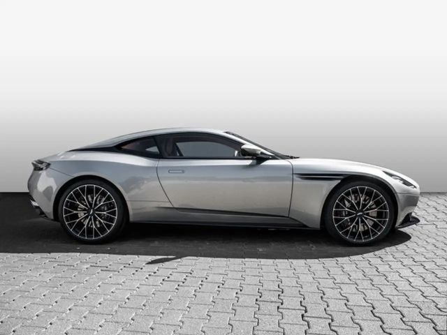 Aston Martin DB11 V8