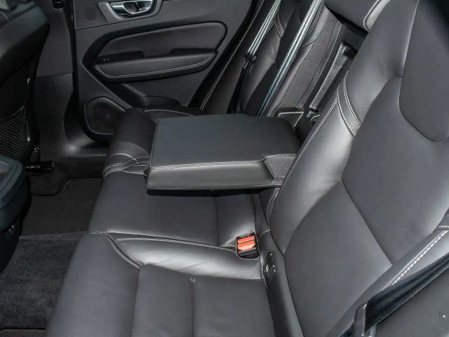 Volvo XC60 AWD Dark Plus