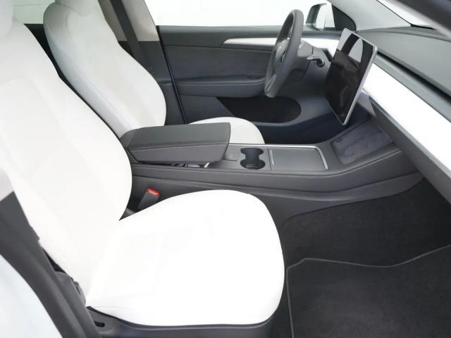 Tesla Model Y Performance