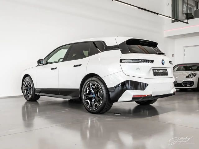 BMW iX xDrive