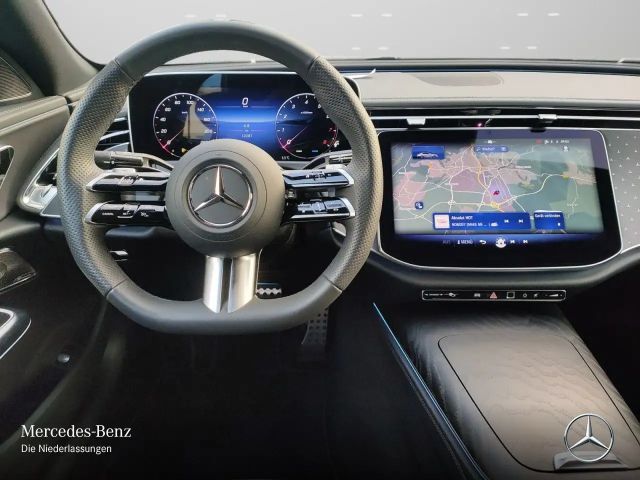 Mercedes-Benz E 200 AMG Line Sedan