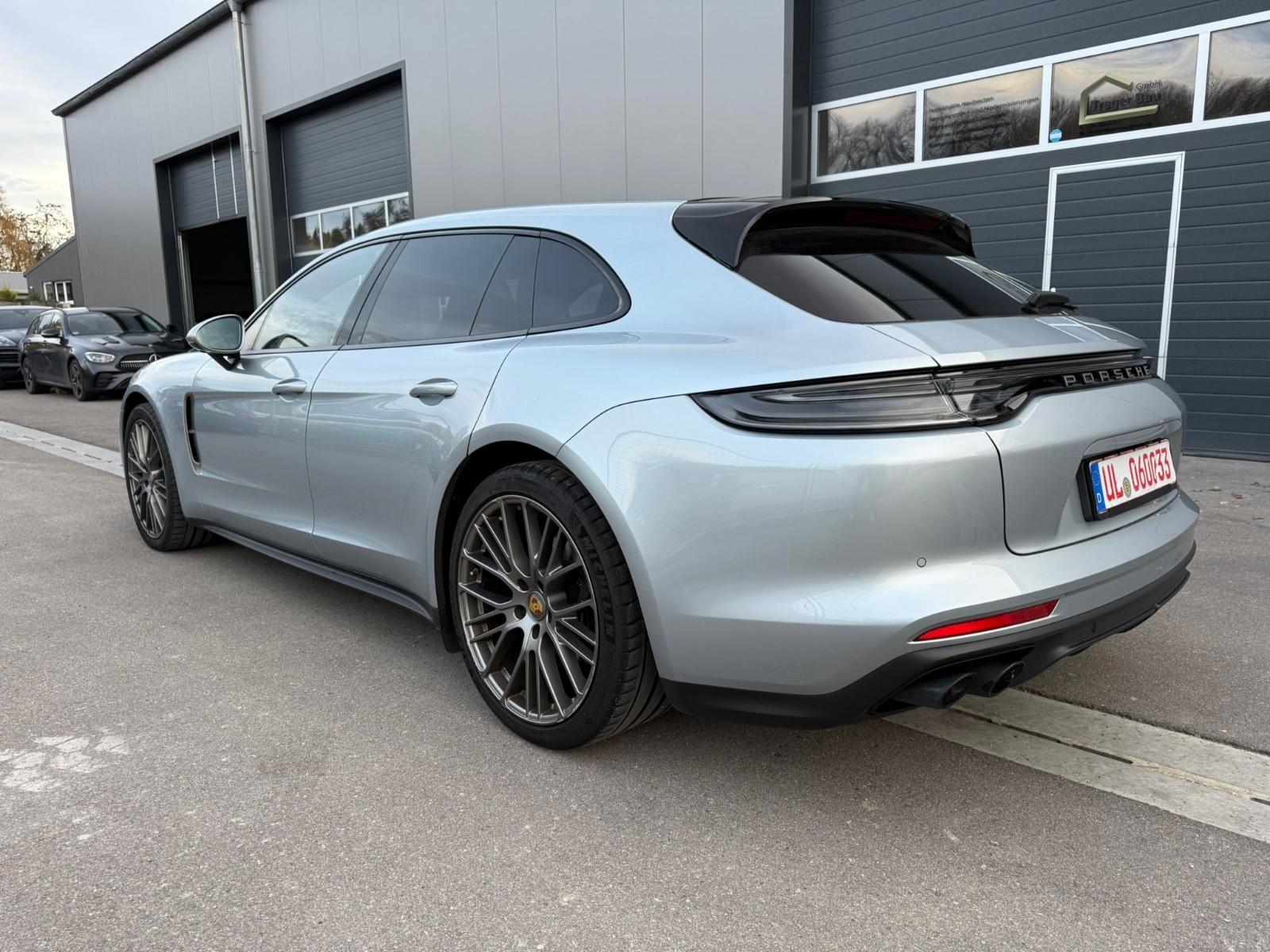 Porsche Panamera 4 Platinum Edition