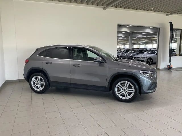 Mercedes-Benz GLA 250 4MATIC Style