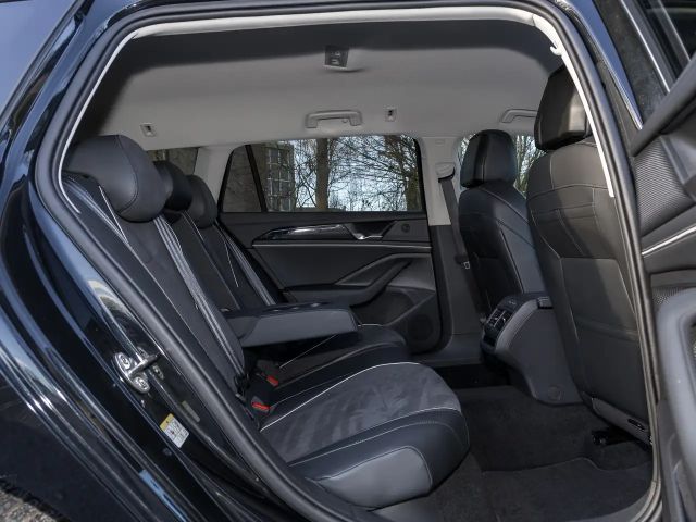 Volkswagen Passat 1.5 eTSI Business DSG Variant