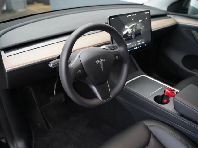 Tesla Model Y AWD Long Range