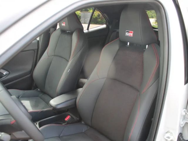 Toyota Yaris Cross GR Hybride VVT-i