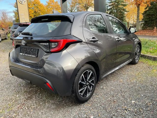 Toyota Yaris Hatchback Hybride Team D