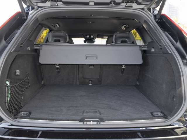 Volvo XC60 AWD Dark Plus