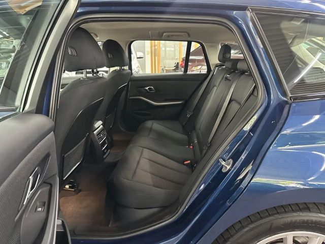 BMW 320 320d Touring xDrive