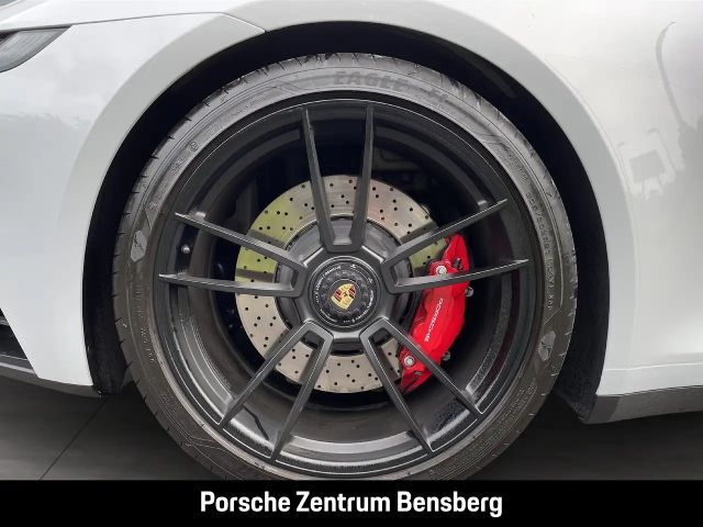 Porsche 992 4 Cabrio GTS Targa