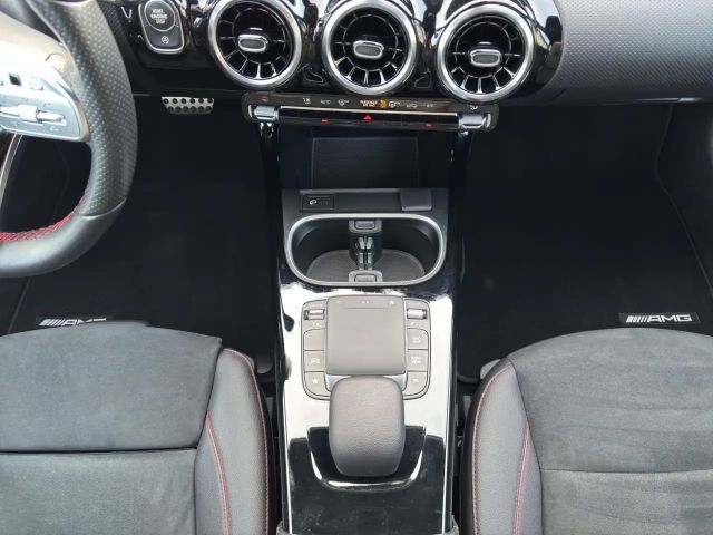 Mercedes-Benz A 200 4MATIC A 200 d AMG Line