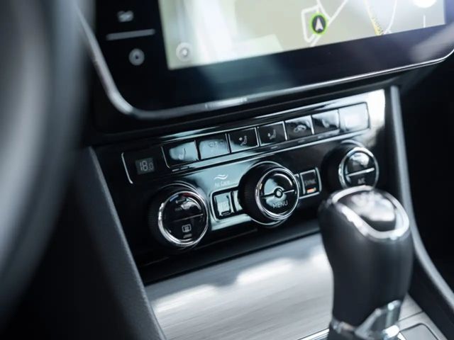 Skoda Superb 2.0 TDI Combi Style Style