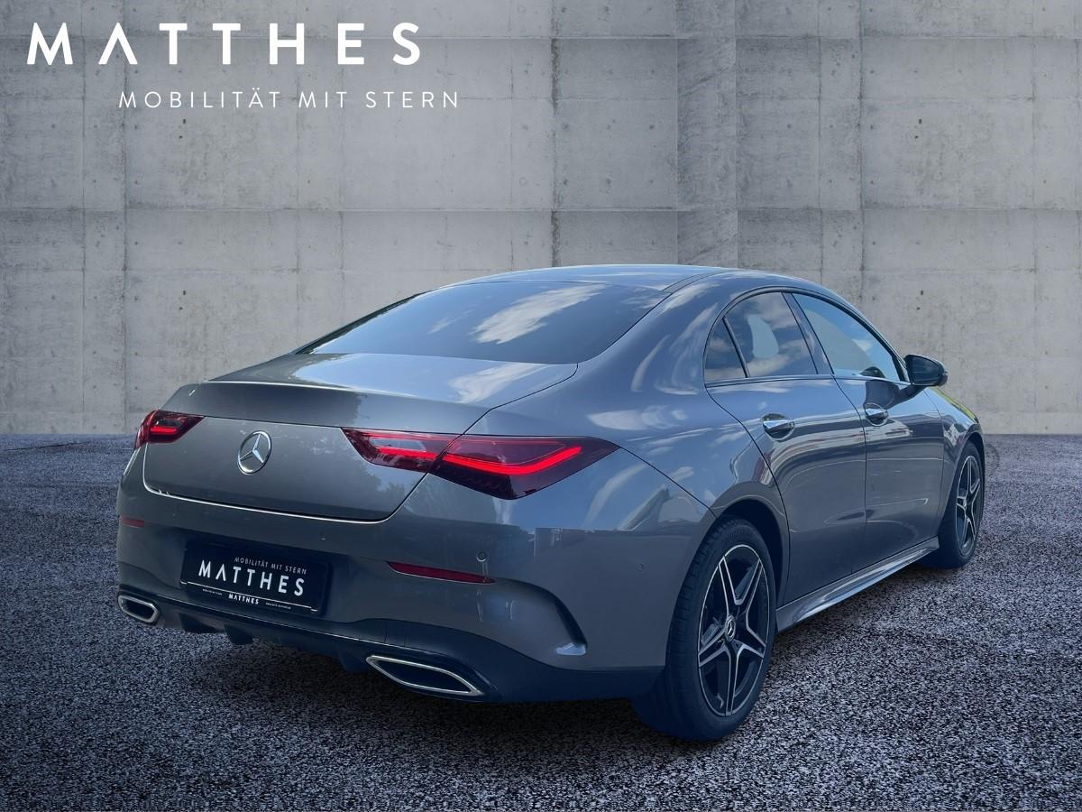 Mercedes-Benz CLA 200 AMG Line Coupé Sedan