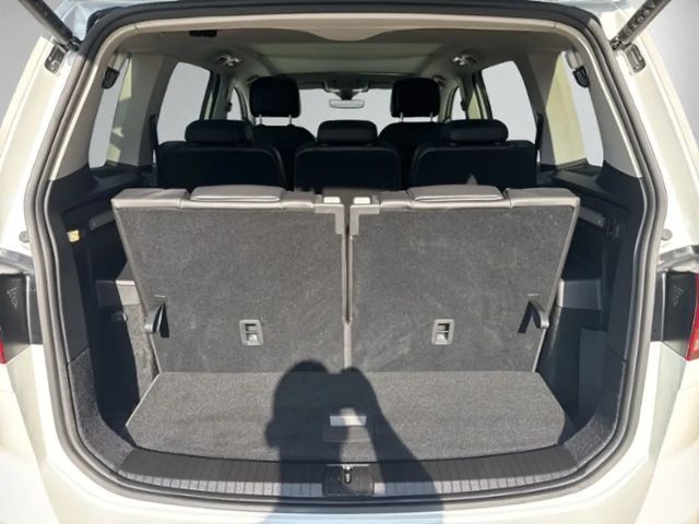 Volkswagen Touran 1.5 TSI DSG