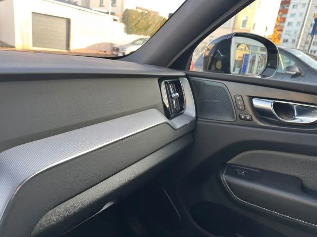 Volvo XC60 AWD R-Design