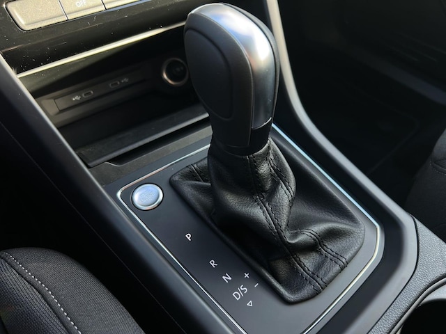 Volkswagen Touran 1.5 TSI DSG R-Line