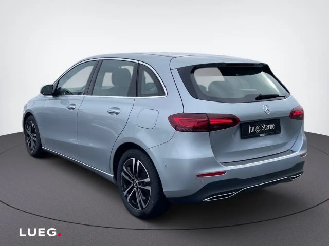 Mercedes-Benz B 200 Progressive Sedan