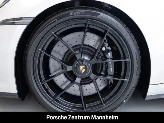 Porsche 992 Carrera Coupé GTS