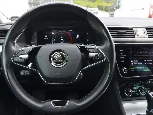 Skoda Superb Superb Kombi 2,0 TDI DSG LED VIRTUAL NAVI 1.Besitz