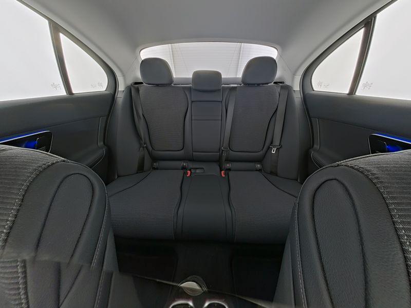 Mercedes-Benz C 180 AVANTGARDE Sedan