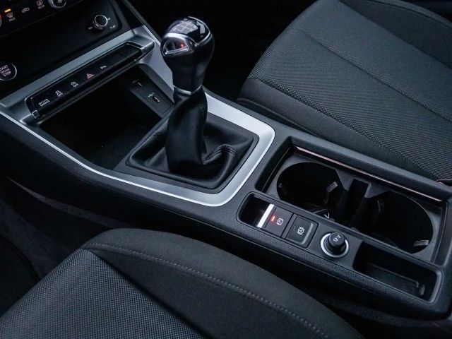 Audi Q3 advanced Navi LED GRA CarPlay EPH DAB