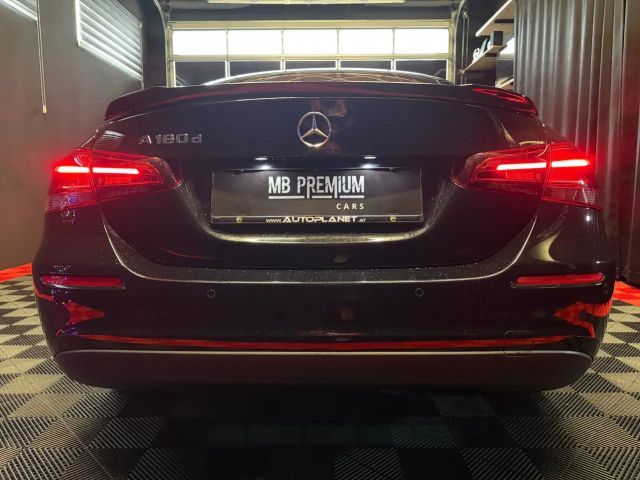 Mercedes-Benz A 180 A 180 d