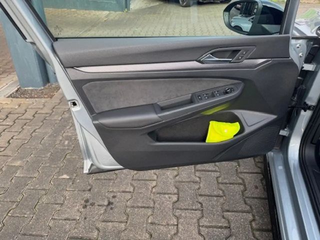 Volkswagen Golf 1.5 TSI R-Line