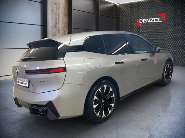 BMW iX xDrive45