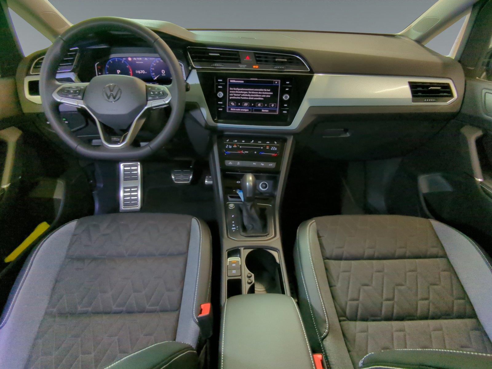 Volkswagen Touran 1.5 TSI DSG R-Line