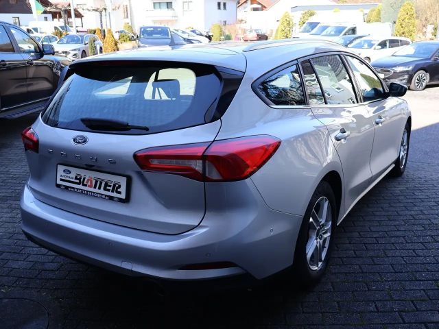 Ford Focus Cool & Connect Wagon