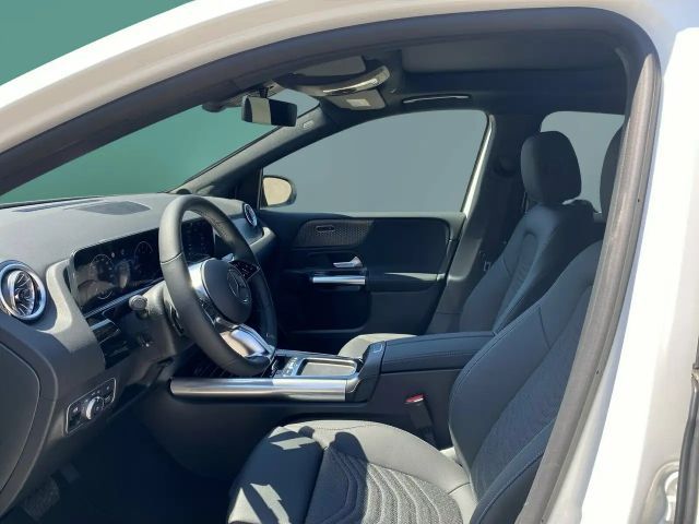 Mercedes-Benz B 180 B 180 NIGHT+AHK+DISTRO+PANO+KAM+EASYP+KEYL+MLED