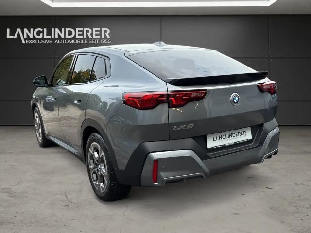 BMW iX2 xDrive30