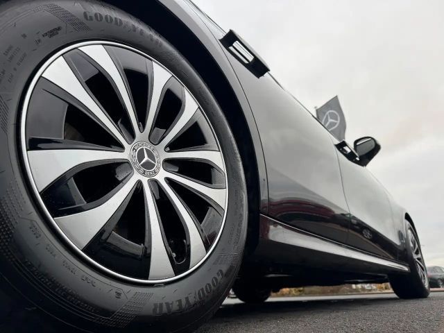 Mercedes-Benz E 220 AVANTGARDE E 220 d Estate