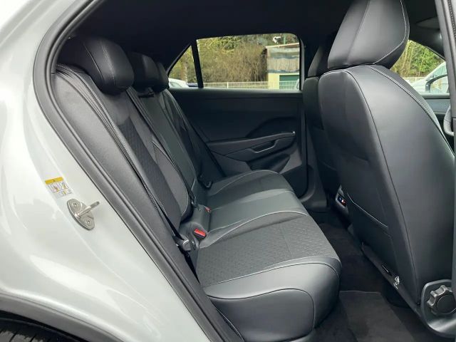 Volkswagen T-Roc 1.5 eTSI DSG IQ.Drive R-Line