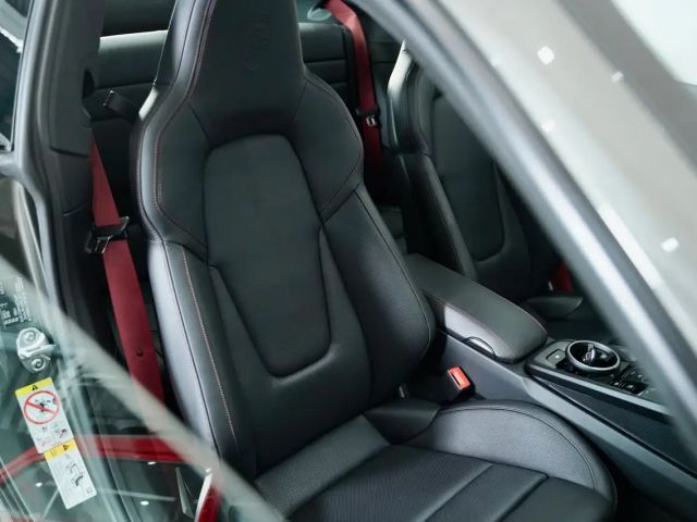 Porsche 992 Carrera Coupé GTS