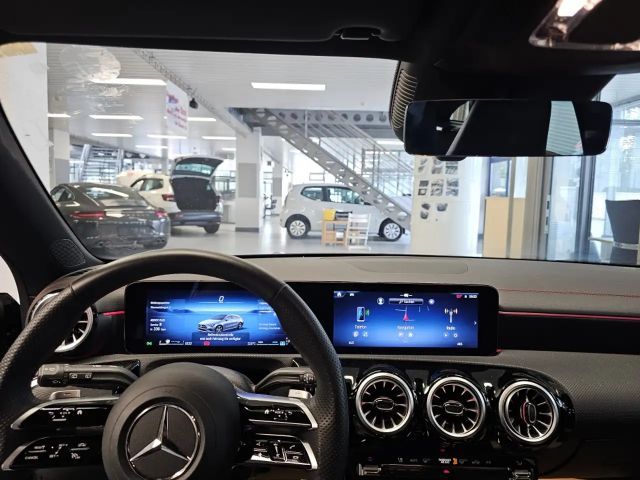 Mercedes-Benz CLA 200 AMG Line