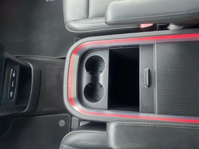 Hyundai Staria Signature