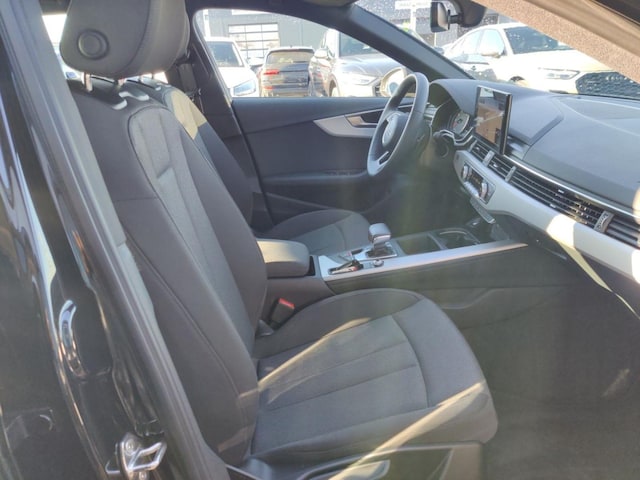 Audi A4 35 TFSI Avant S-Tronic