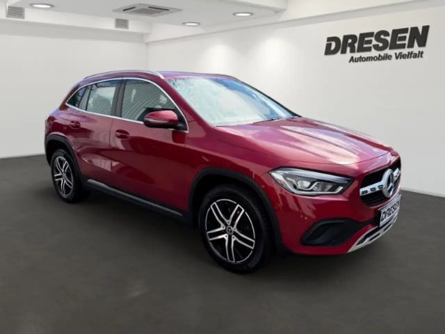 Mercedes-Benz GLA 200 Progressive